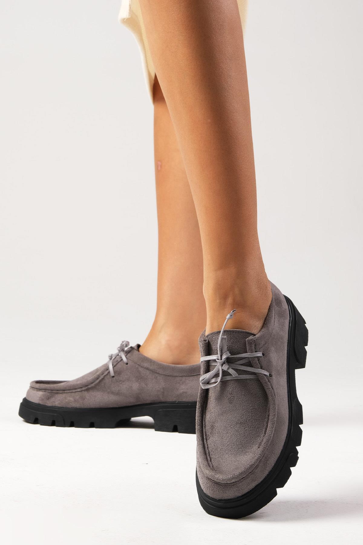 

Женские модные лоферы серого цвета на толстой подошве, туфли-лодочки 35