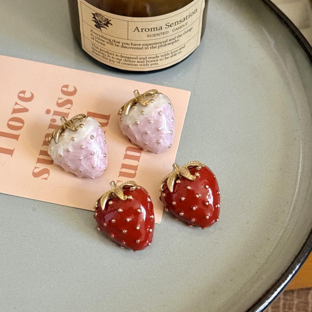 New Fashion Vintage Enamel Red Strawberry Stud Earrings Women's Sweet Trend Fruit Design Girls' Party Jewelry Accessories Gifts