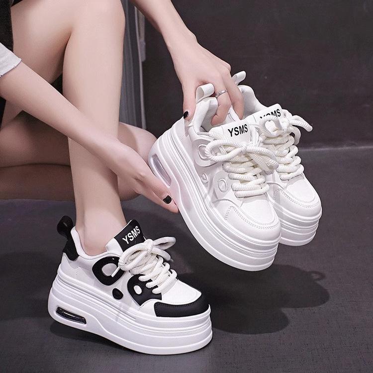 Black and white panda shoes women's 2025 autumn new small 8cm muffin thick sole heightening white shoes sports and leisure