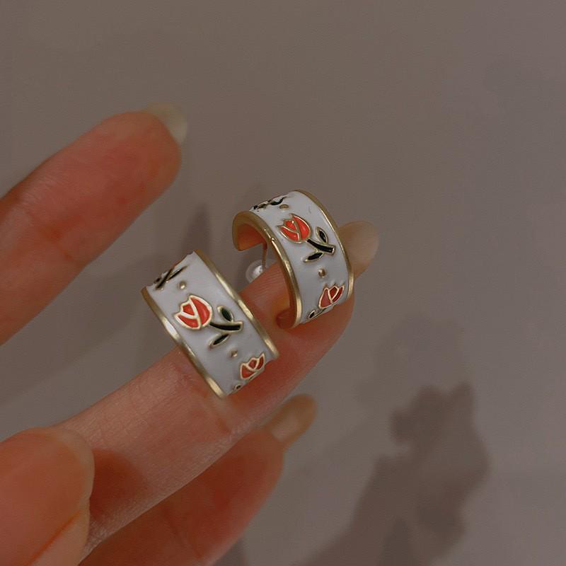 Náušnice ve tvaru srdce barokní se stříbrnou jehlou, perlou a zirkony