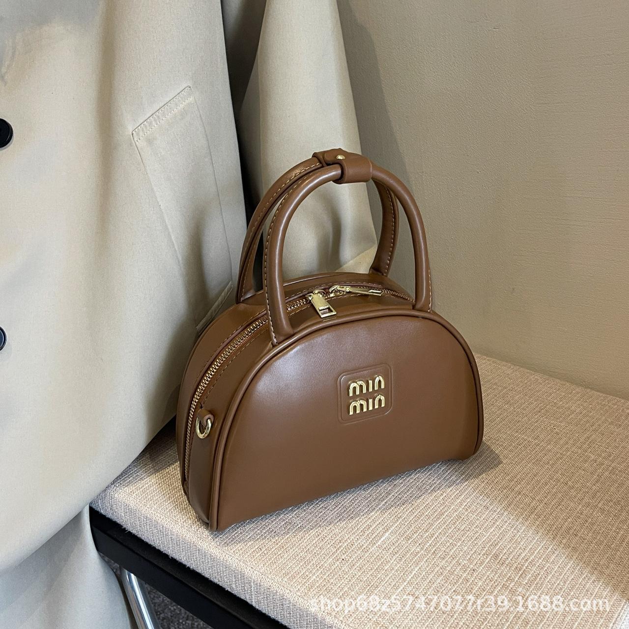 Нишевая ретро-сумка женская 2025 весна новая модная тенденция портативная сумка-ракушка высококлассная сумка через плечо коричневый 3600₽