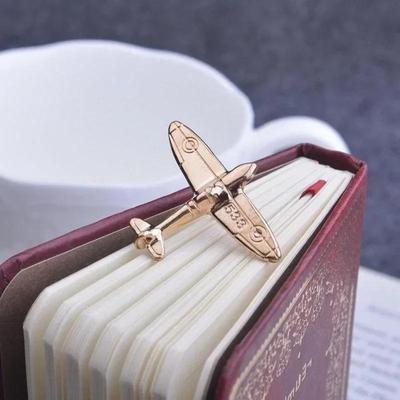Kleidung Modeaccessoires Flugzeug Metall Brosche Pins Flugzeug Emaille Anstecknadel Hemd Jeansjacke Kragen Revers Abzeichen Schmuck