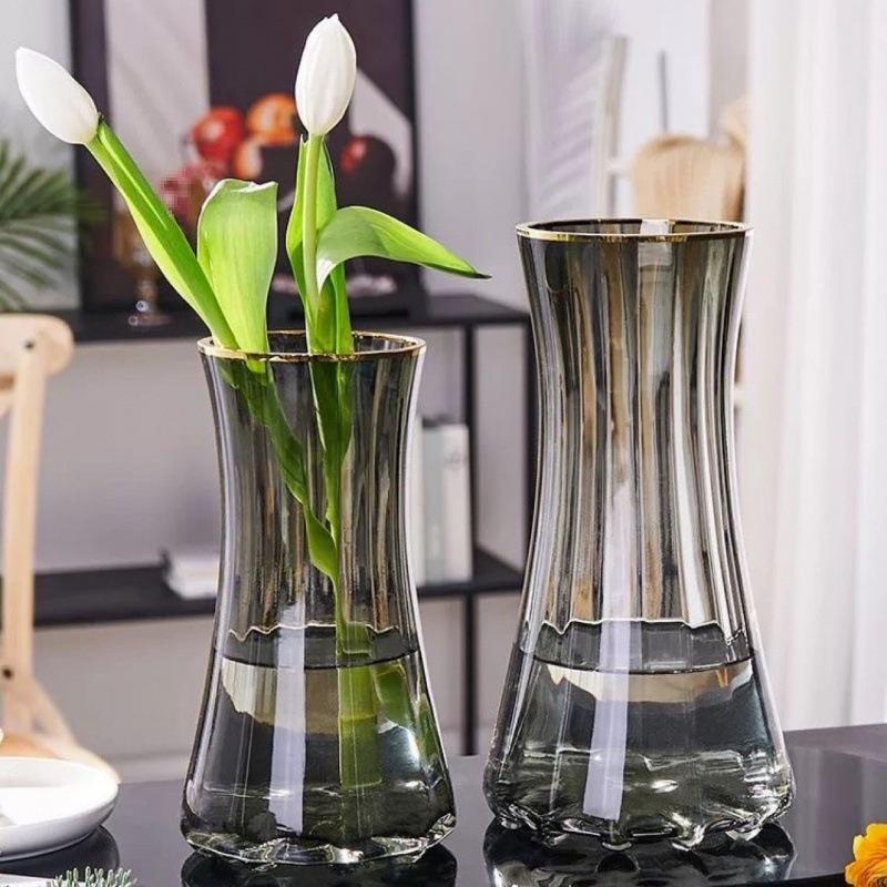 Nordic Wind-Inspired Glass Vase for Fresh Lilies: Creative Ornament for Living Room