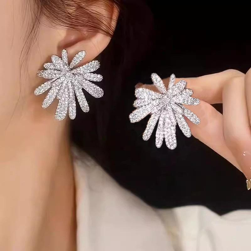Radial Firework Shape Full Paved Marquise Stone Stud Earrings Women Glam Party Ear Jewelry