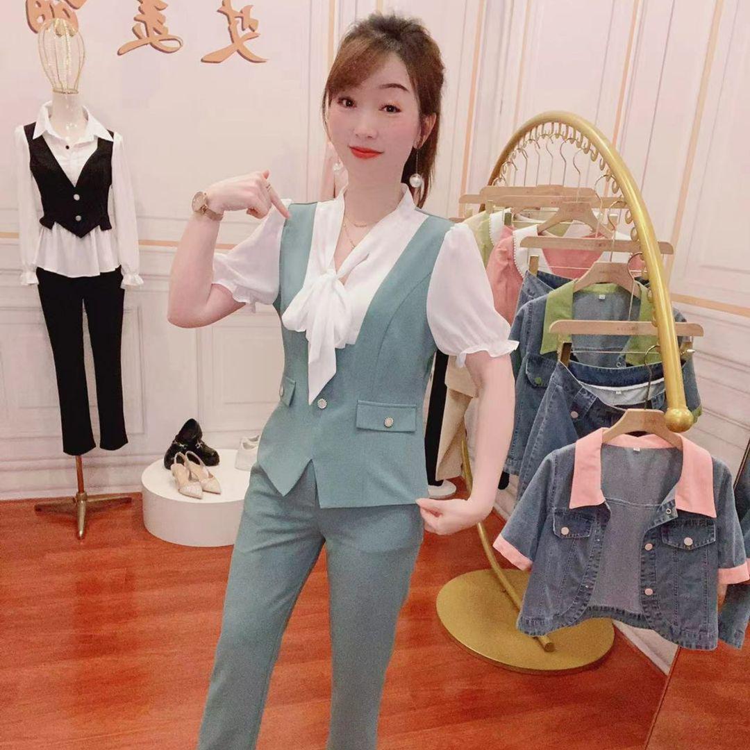 

2025 Summer Stylish Age-Defying Slim Patchwork Two-Piece Set: Short-Sleeve Shirt & Casual Pants 3XL for 145-160 lbs