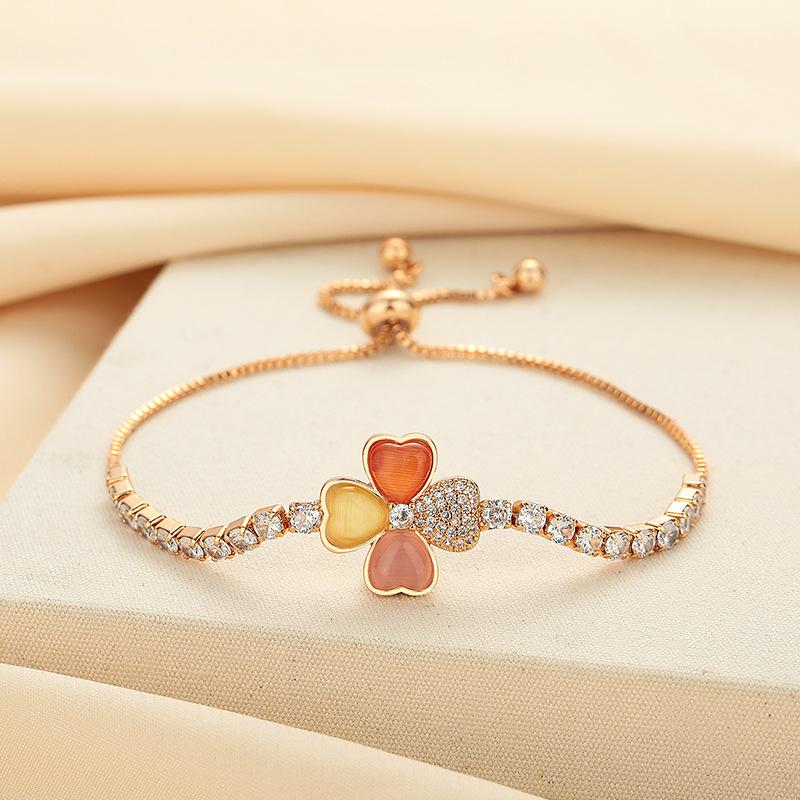 Exquisite Clover Color Diamond Mozambique Stone Bracelet, Fashionable and Compact, Elegant and Versatile