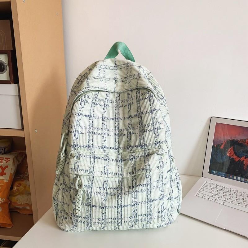Chic And Lightweight Japanese Style Backpack With Spacious 20-35l Capacity зелёный