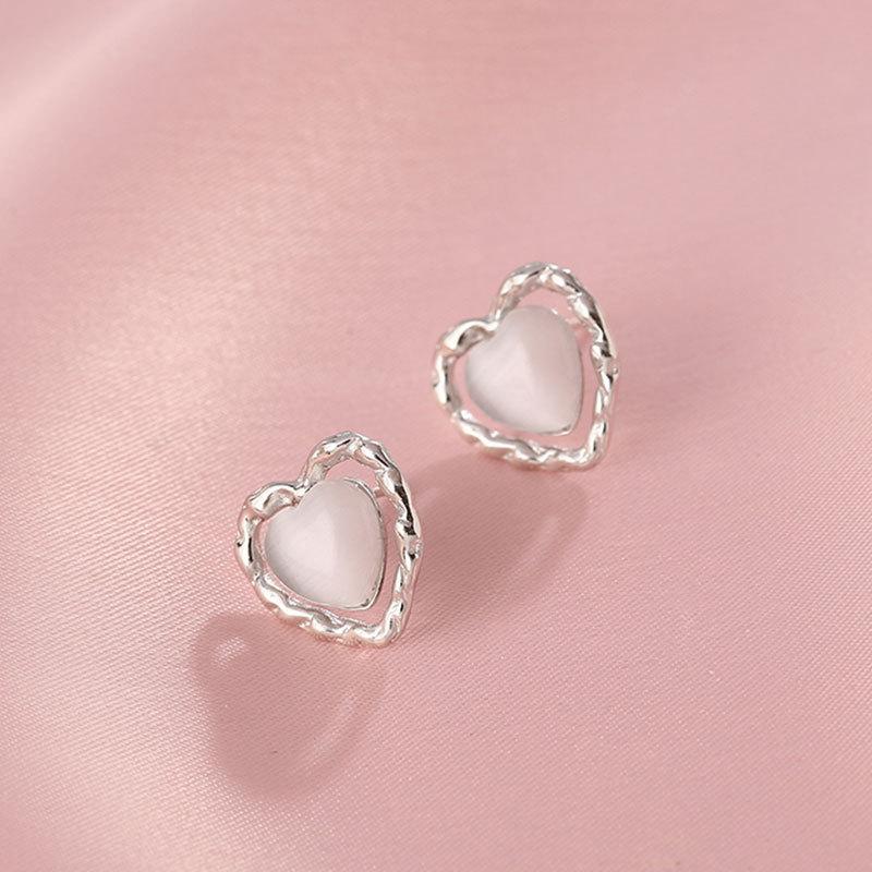 White Moonlight Love Cat Eye Stone Earrings for Women with Niche Design High-end Cold Style Earrings
