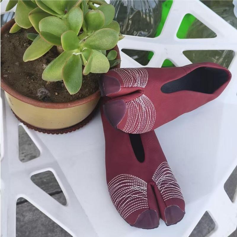 Fashion Women's Split-Toe Pig Hoof Shoes Spring Autumn Tabi Flats Bottom Slip-On Bean Walking Sneakers Comfortable Genuine Leather Upper