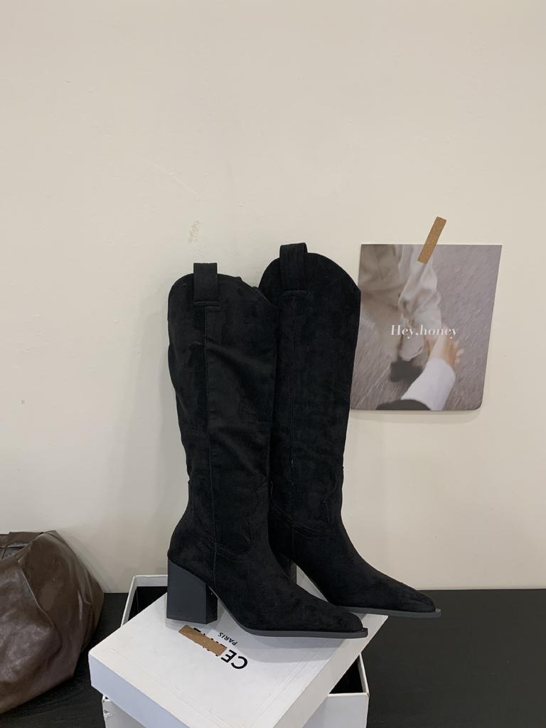 2025 autumn and winter new European and American style pointed pile boots fashionable wide boots loose wide boots