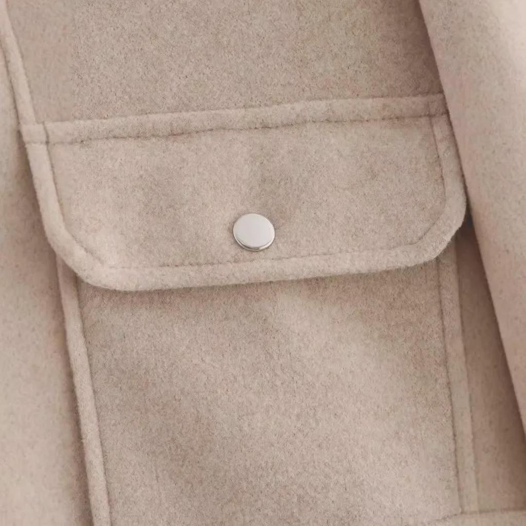 Moda damska na jesień 2024 - Wszechstronna i stylowa kurtka zapinana na zamek