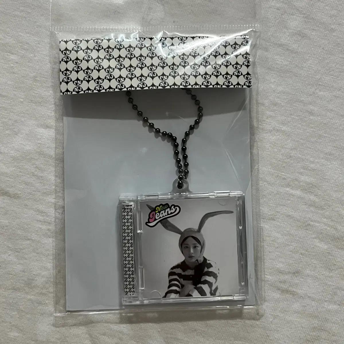 

Newjeans Mini Cd Case Keyring - Minji
