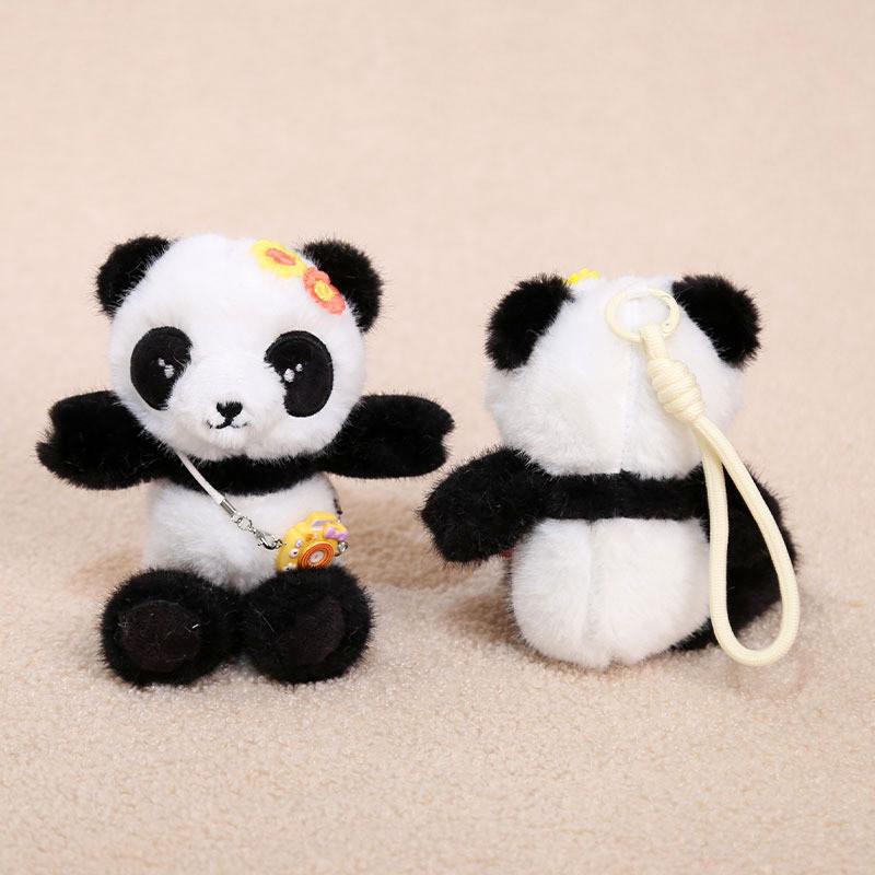 Plyšový přívěsek na klíče Panda s dlouhýma nohama a detailem bambusu pro děti i dospělé