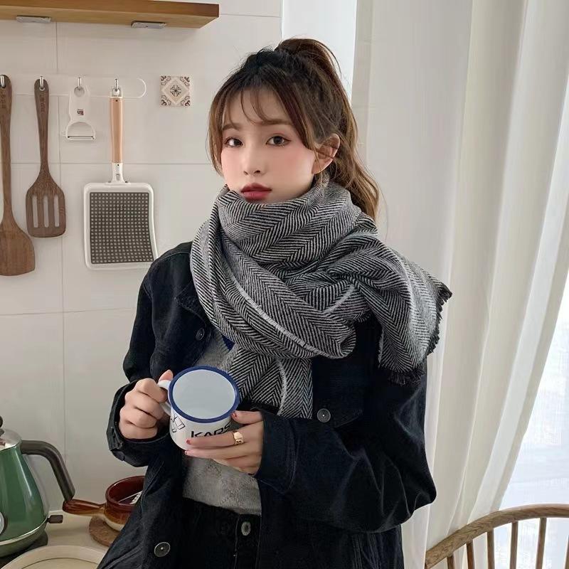 Imitation Cashmere Scarf Black and White Color Matching Small Fur Edge Tassel Versatile Thickened Men's and Women's Warm Shawl