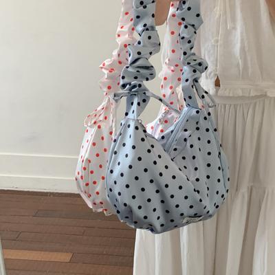 Sommer Große Kapazität Satin Gepunktete Knödeltasche, Neue Plissierte Mode-Tragetasche, Elegante Schulter-Achseltasche für Damen