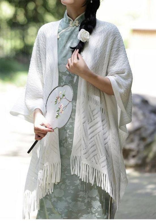 Artistic Tassel Knit Qipao Cardigan Cloak: Versatile Solid Color Shawl Women’s Coat