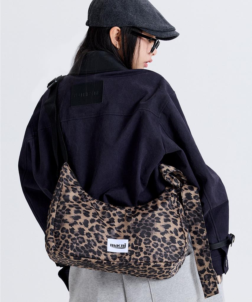Macni Ribbon Crescent Cross Bag Leopard