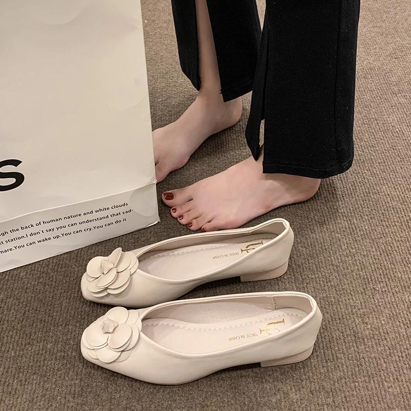 Fashion 2024 New Solid Color Hot Selling Square Toe Camellia Flat Shoes Women's Comfortable Soft Sole Shallow Mouth Casual Loafers
