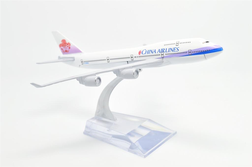 TANG DYNASTY 16cm Taiwan China Airlines Boeing B747 Alloy Airplane Model Toy 1/400