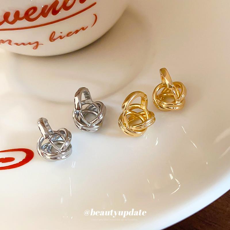Metal Minimalist Twist Ear Buckle Femininity Commuter Earrings Versatile Light Luxury Earrings Niche Wholesale