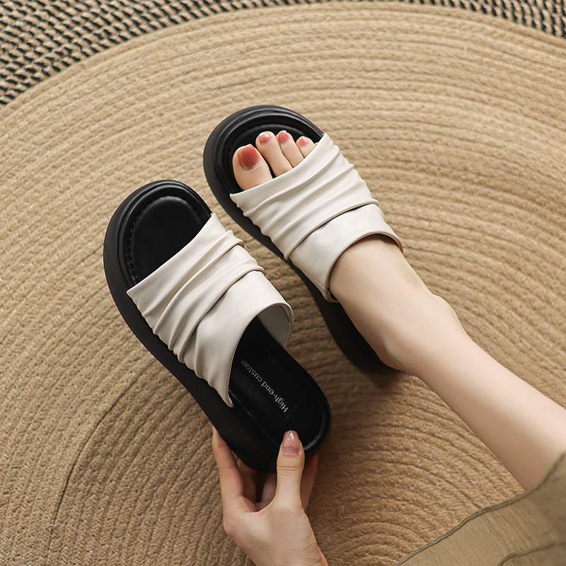 Krazing Pot Cow Skin Summer Size 40 Outside Slippers Thick Bottom Flat Platform Pleated Decoration Women Flip Flops Sandals