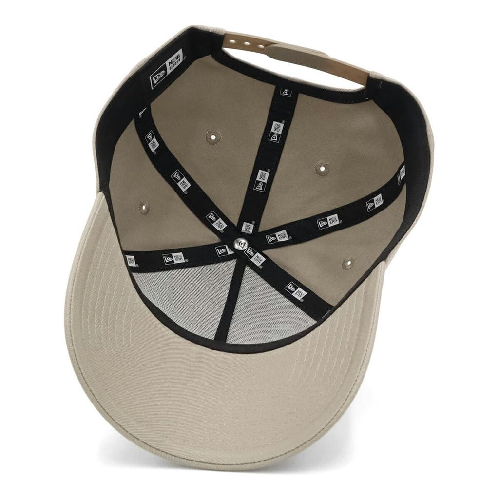 New Era 9FORTY Cap Pebble Beige with Black Exclusive to and Snapback A stylish streetwear perfect for travel and sun A great A-Frame (14666228