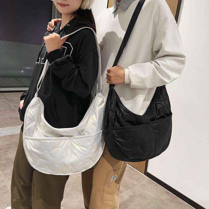Autumn and winter new Japanese and Korean fashion trends solid color simple men's and women's same casual shoulder messenger bag