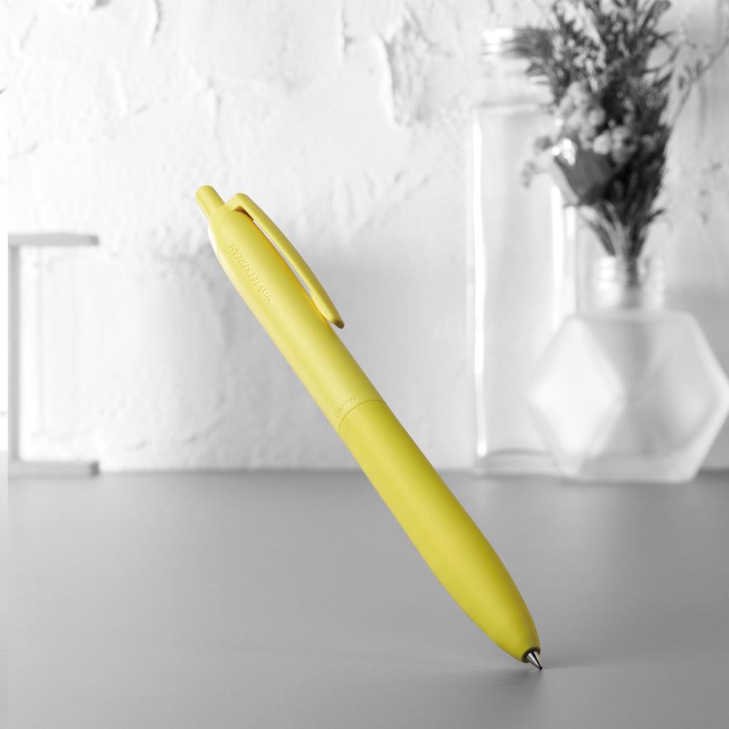 Mitsubishi Pencil Ballpoint Pen Jet Stream Light Touch Ink Limited Edition Bright Yellow 10P Oil-based 0.5 10-piece SXNLS05.BY
