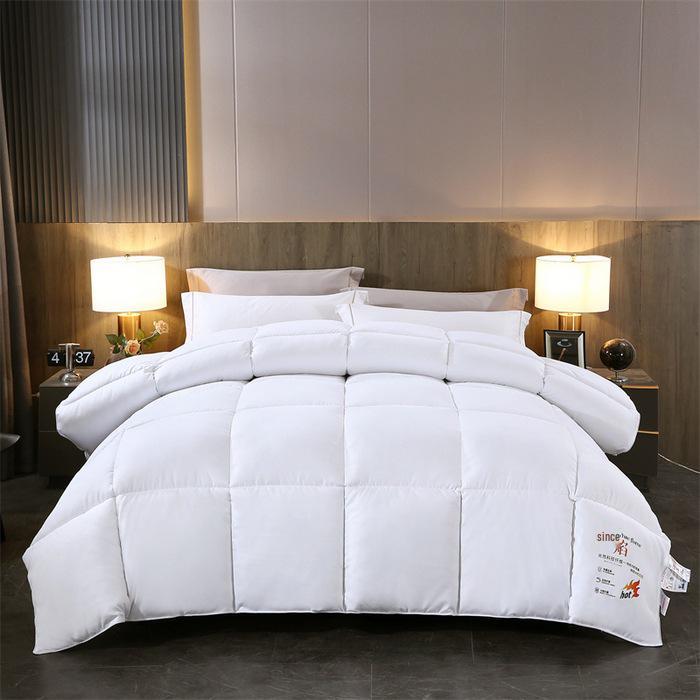 2026 Energy-Storing White Quilt: Versatile for Spring, Autumn, and Winter