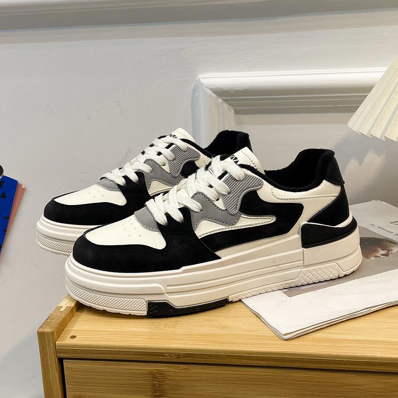 

Low-top velvet thickened soft-soled women s shoes autumn and winter warm shoes children s 2025 new ins trendy versatile sports shoes 35