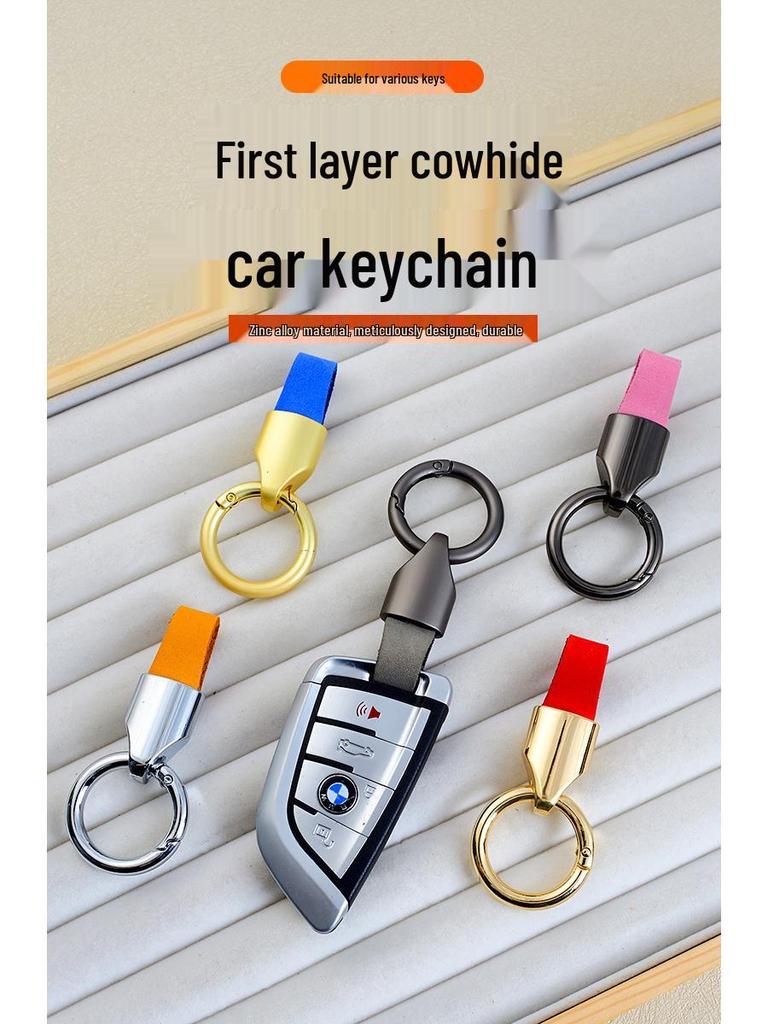 Vlastní přívěsek na klíče z matné hovězí kůže: Jednobarevný kovový kroužek na klíče od auta z kůže