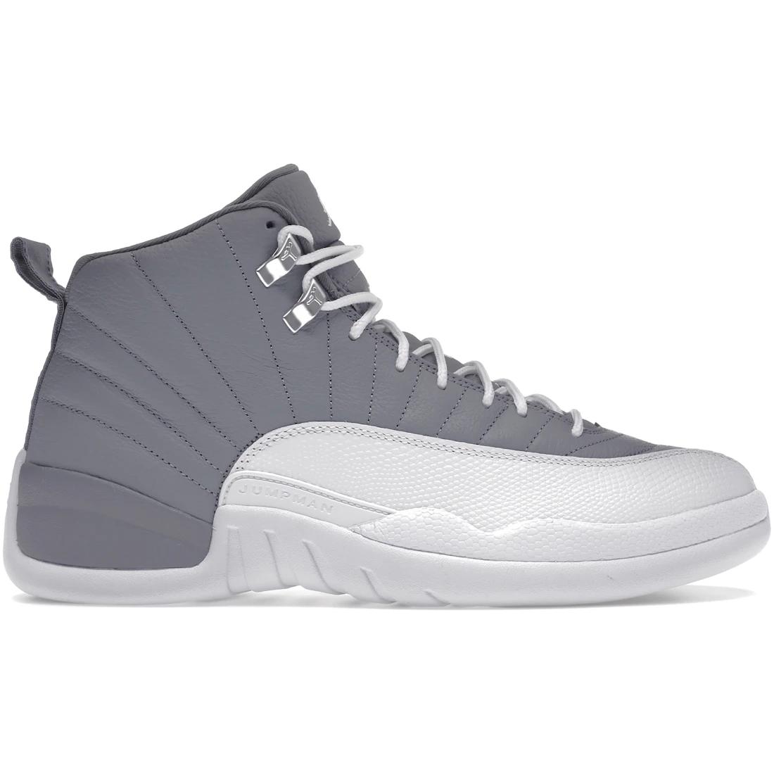 

Sneaker Jordan 12 Retro Stealth(CT8013-015) 43
