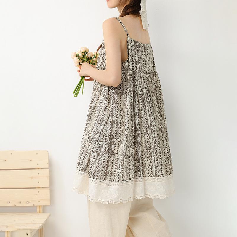 Sweet Mori Girl Lace Camisole Dress: Retro Midi-Length Layered Skirt for Women, Features Dye-Painted Leaf Design, Spring Arrival.