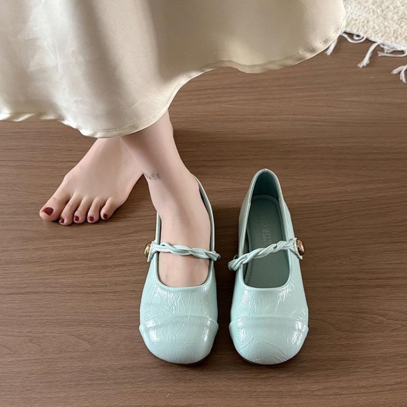 Retro Flat Women's Shoes New Spring Summer Season with Skirts Single Shoes Versatile Shallow Mouth Simple Comfortable Shoes