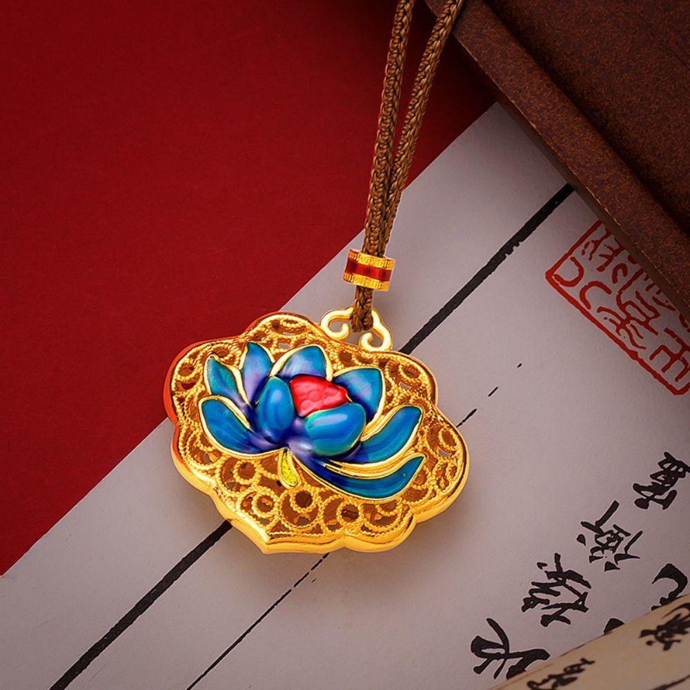 Butterfly Flower Pendant Necklace Hollow Collarbone Chain Chinese Style Necklace  Thailand