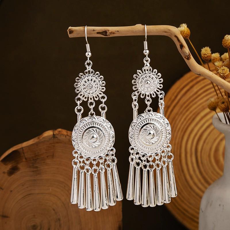 Boho Kolorowe Kolczyki Wiszące z Piórami i Chwostami - Etniczny Styl Srebrny Wzór Miao