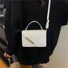 Sac bandoulière femme style urbain en PU avec bandoulière chaîne pour un usage quotidien décontracté