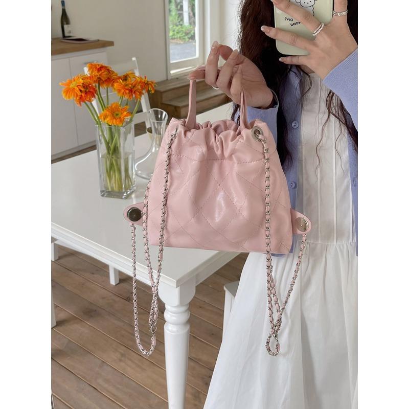 

Rhombus chain backpack women s new casual versatile large-capacity portable commuter bag