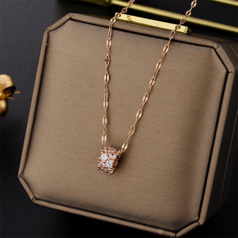 Elegant Colorfast 18K Rose Gold Necklace with Swan & Four-Leaf Clover Charm