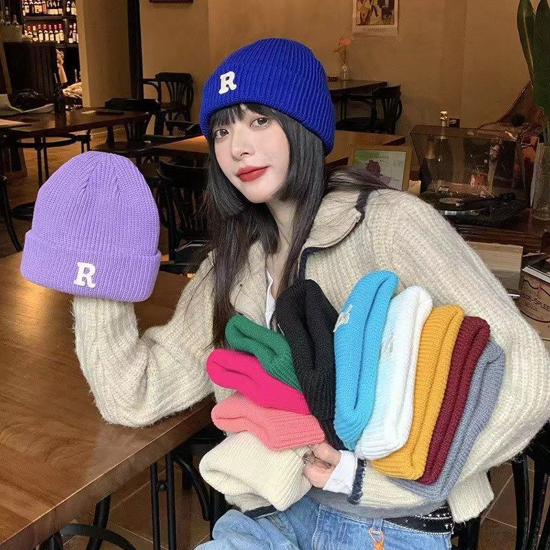 Autumn and Winter Korean Version of the Letter R Standard Wool Hat, the Same for Men and Women, Simple and Versatile Knitted Hat, Cold-proof 