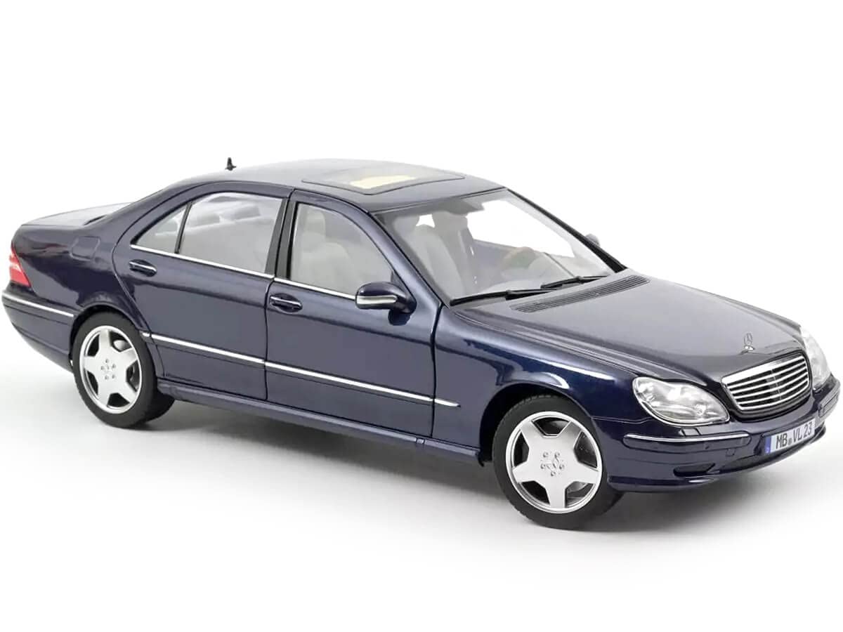 

NOREV S55 AMG 00 Metallic Blue Scale Model 183817 Mercedes-Benz 1/18 синий