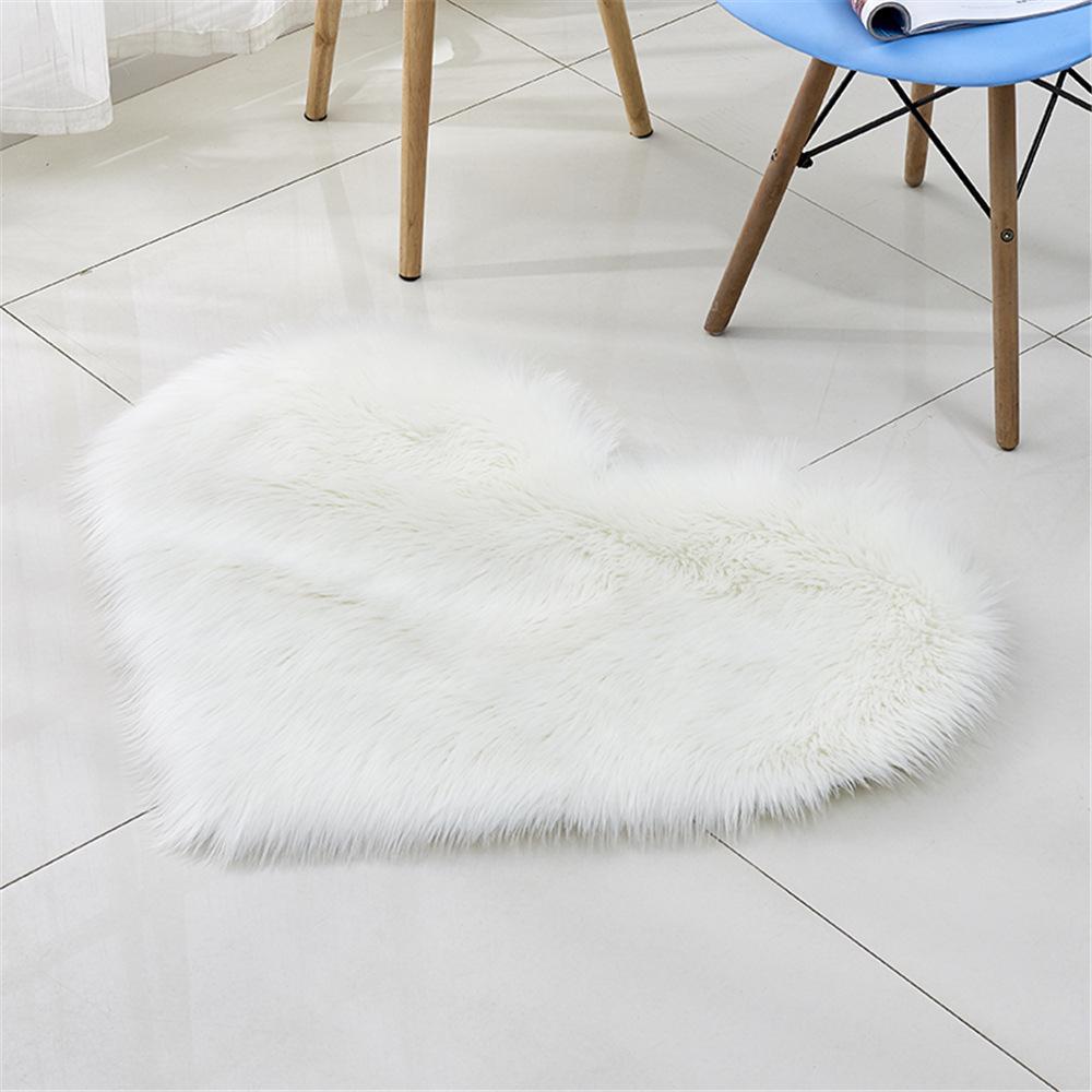 2025 Faux Wool Heart-Shaped Rug and Blanket for Living Room