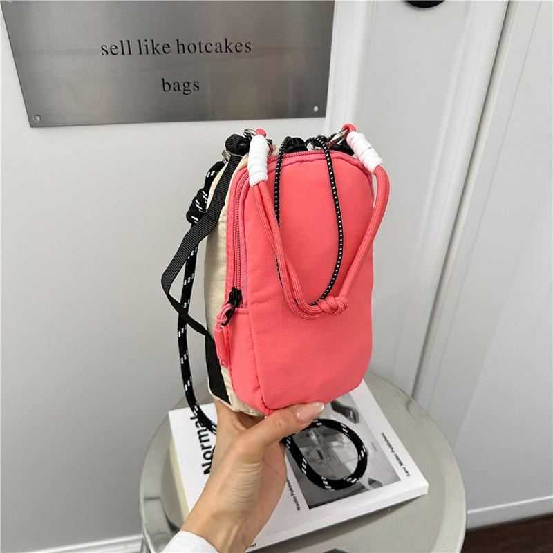 Urban Minimalist Single Shoulder Bag With Nylon Material For Daily Commuting