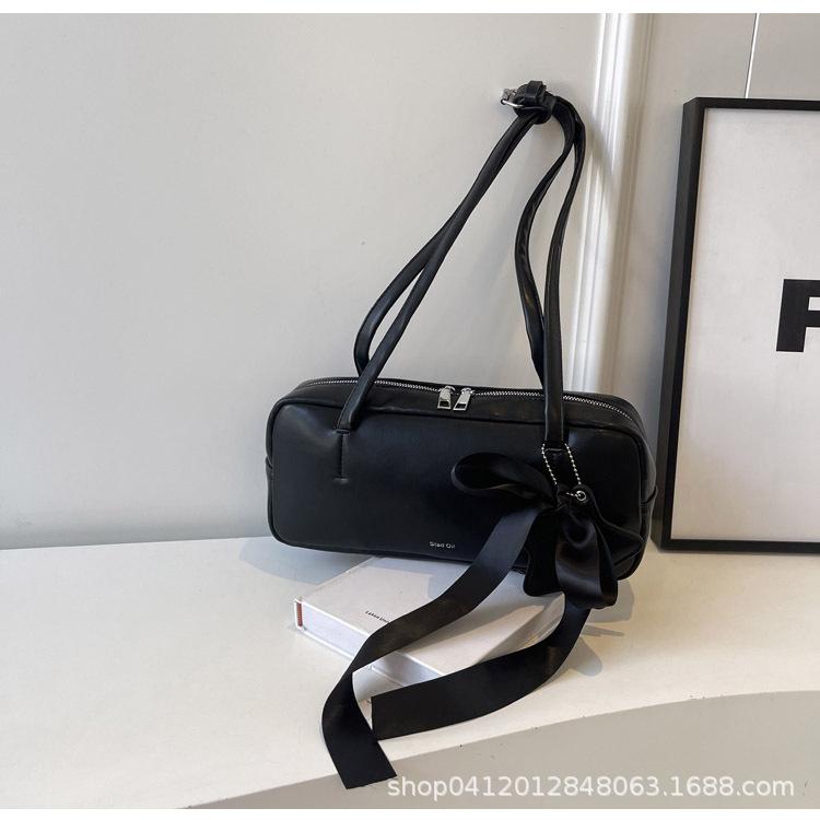 

Модная популярная сумка-багет под мышкой, французская нишевая маленькая сумка на одно плечо, женская новая модель 2025 года, популярная сумка для поездок в этом году чёрный