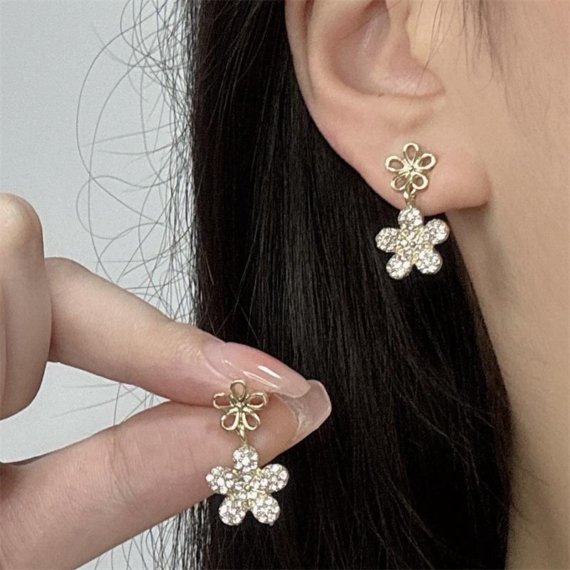 Exquisite Glittering Crystal Flowers Dangle Earrings for Women Korean Fashion Jewelry Wedding Party Girl Jewelry Accessories