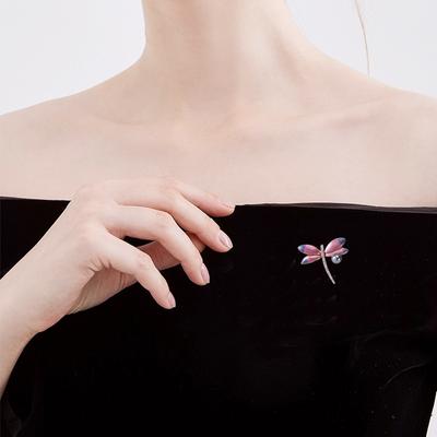 Spilla libellula perlescente smerigliata personalità creativa spilla corsage insetto femminile giacca moda camicia