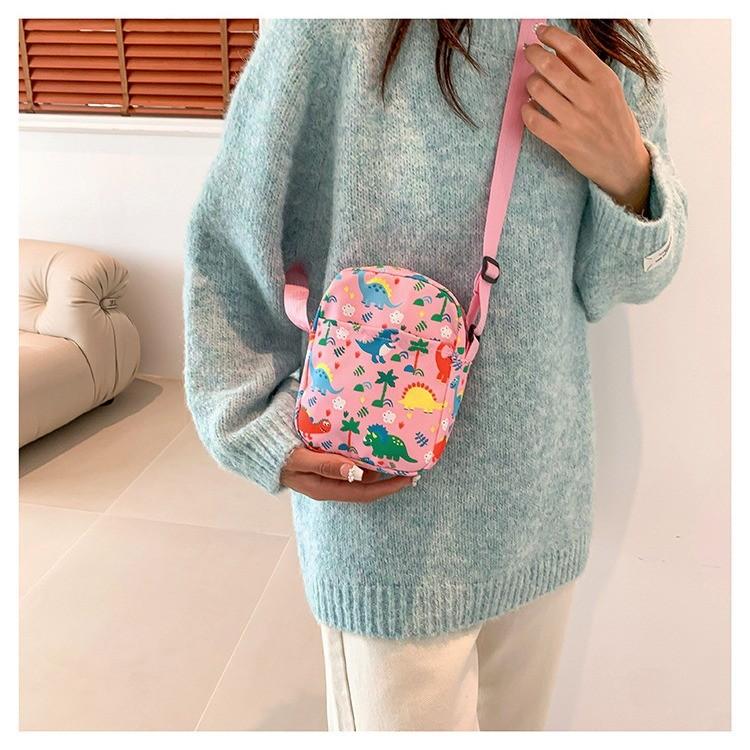 Childrens Dinosaur Cartoon Sling Bag With Zipper Closure For Daily Outings