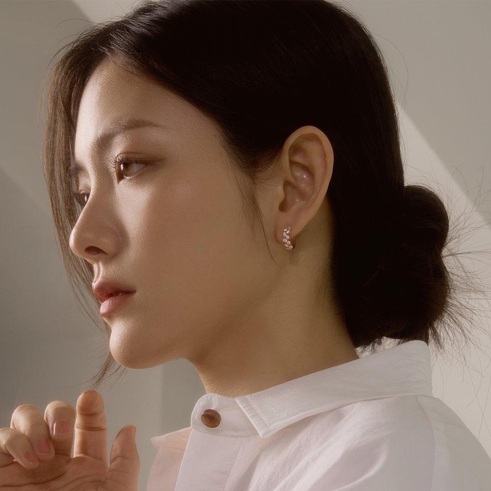 Sandy One-Touch Hoop Earrings W