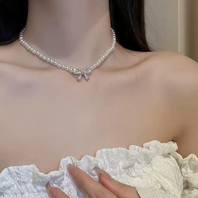 Nk-196 Diamond-Encrusted White K Bow Pearl Necklace Short High-End Niche Light Luxury Women'S New Internet Celebrity Explosion