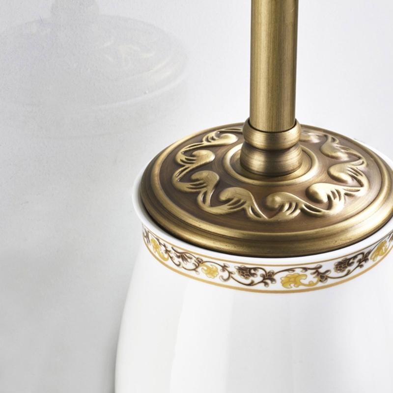 Resistant Brass Bathroom Brush Holders Classical Designs Toilet Brushes Stand Simple Installs for Modern Homes Decors